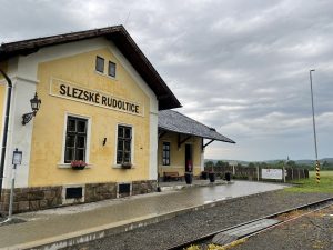 Opravené nádraží ve Slezských Rudolticích. Foto: Jan Sůra / Zdopravy.cz