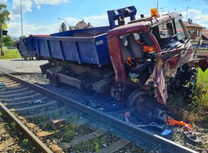 Nehoda na železničním přejezdu ve Frýdku-Místku. Foto: Policie ČR