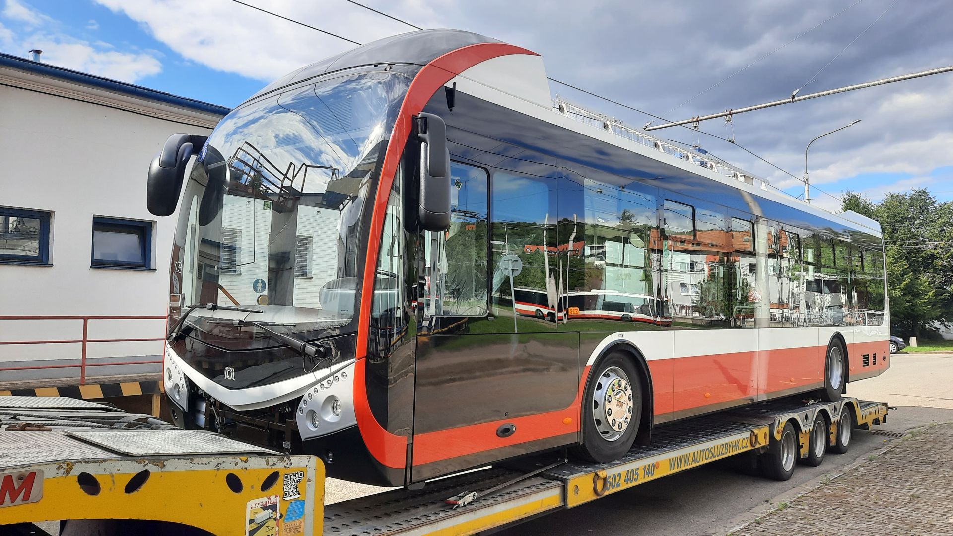 Rozložený trolejbus SOR TNS 12. Pramen: DPMB