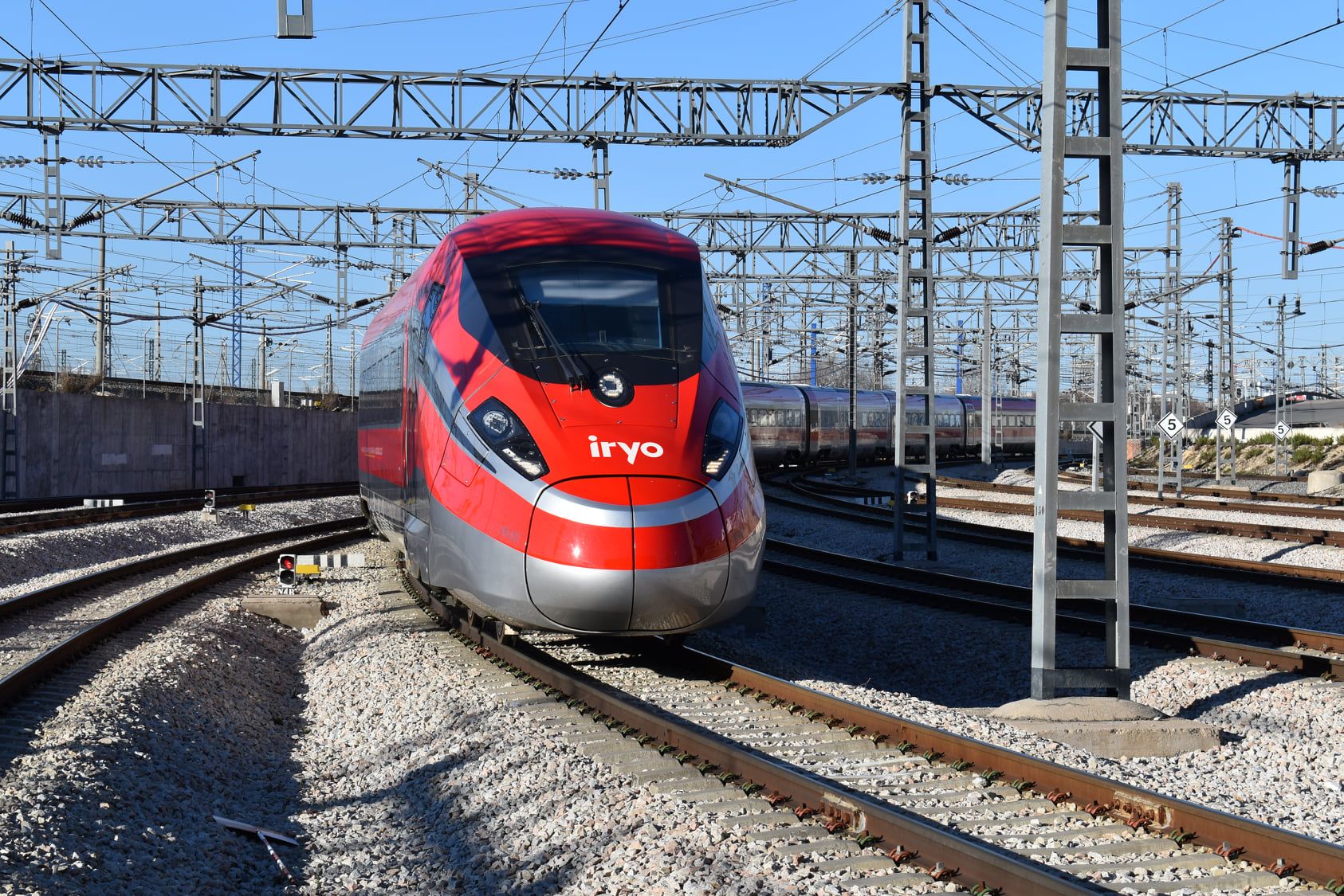 Vysokorychlostní jednotka ETR 1000 v barvách dopravce Iryo. Foto: Iryo.eu