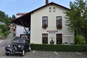 Historic Car Museum v Kuksu. Foto: Vlastimil Kučera
