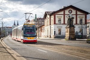 Tramvaj 15T u Pražské tržnice. Foto: Pražská integrovaná doprava