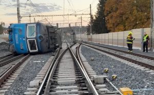 Vykolejení nákladního vlaku ČD Cargo, Poříčany 10. 10. 2022. Pramen: Správa železnic
