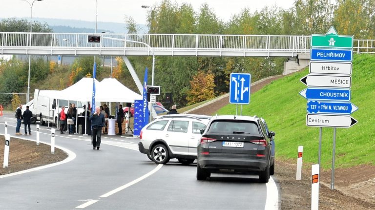 Otevření nové spojky Chýnovská - Vožická v Táboře (30. září 2022). Pramen: Jihočeský kraj