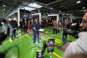Nové vlaky metra od Škody pro Varšavu, zahájení provozu s cestujícími (28. říjen 2022). Pramen: Metro Warszawskie/Škoda Group