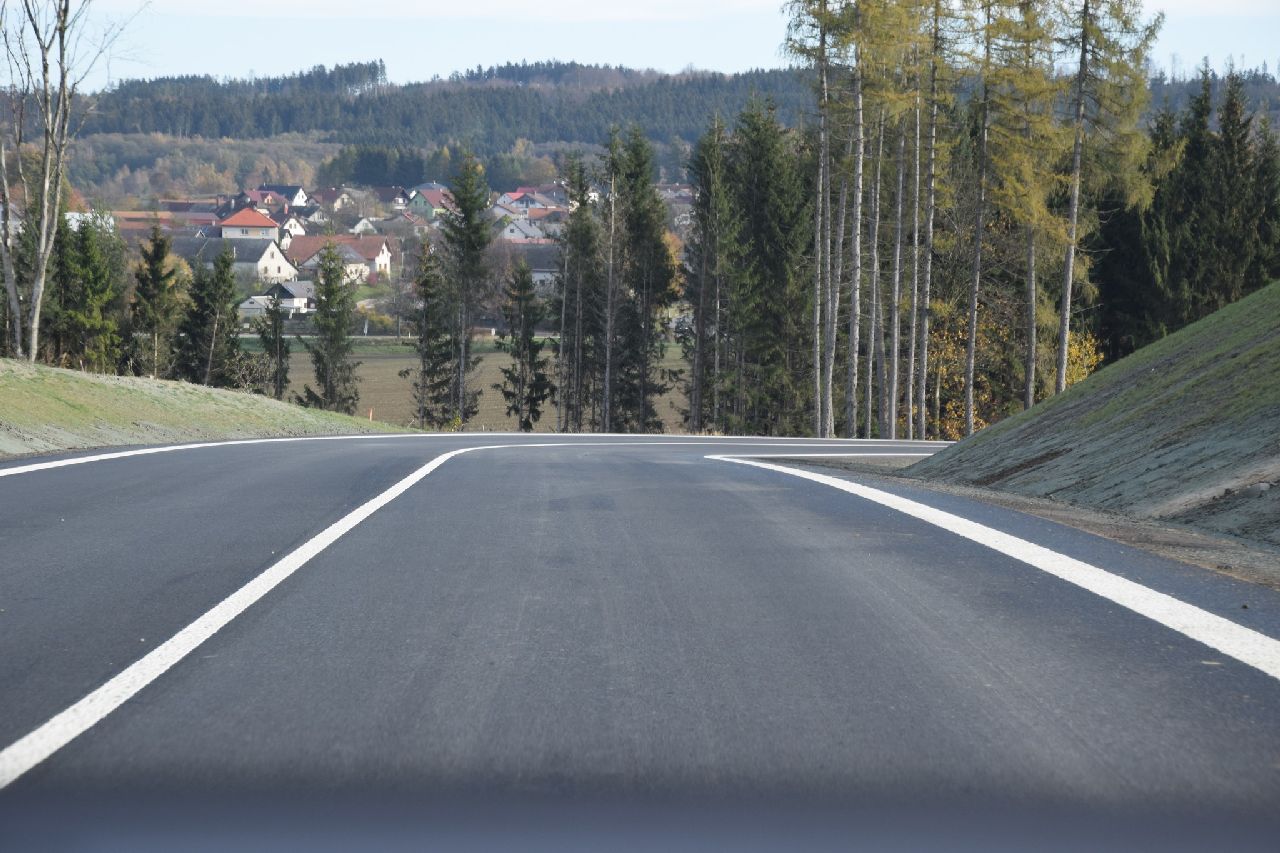 Silnice II/353 v úseku Stáj - Zhoř. Foto: Kraj Vysočina