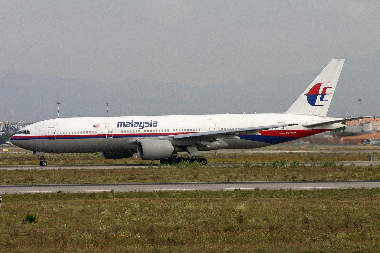 Boeing 777-200ER společnosti Malaysia Airlines, který byl sestřelen ruskou raketou. Foto: Alan Wilson / Wikimedia Commons
