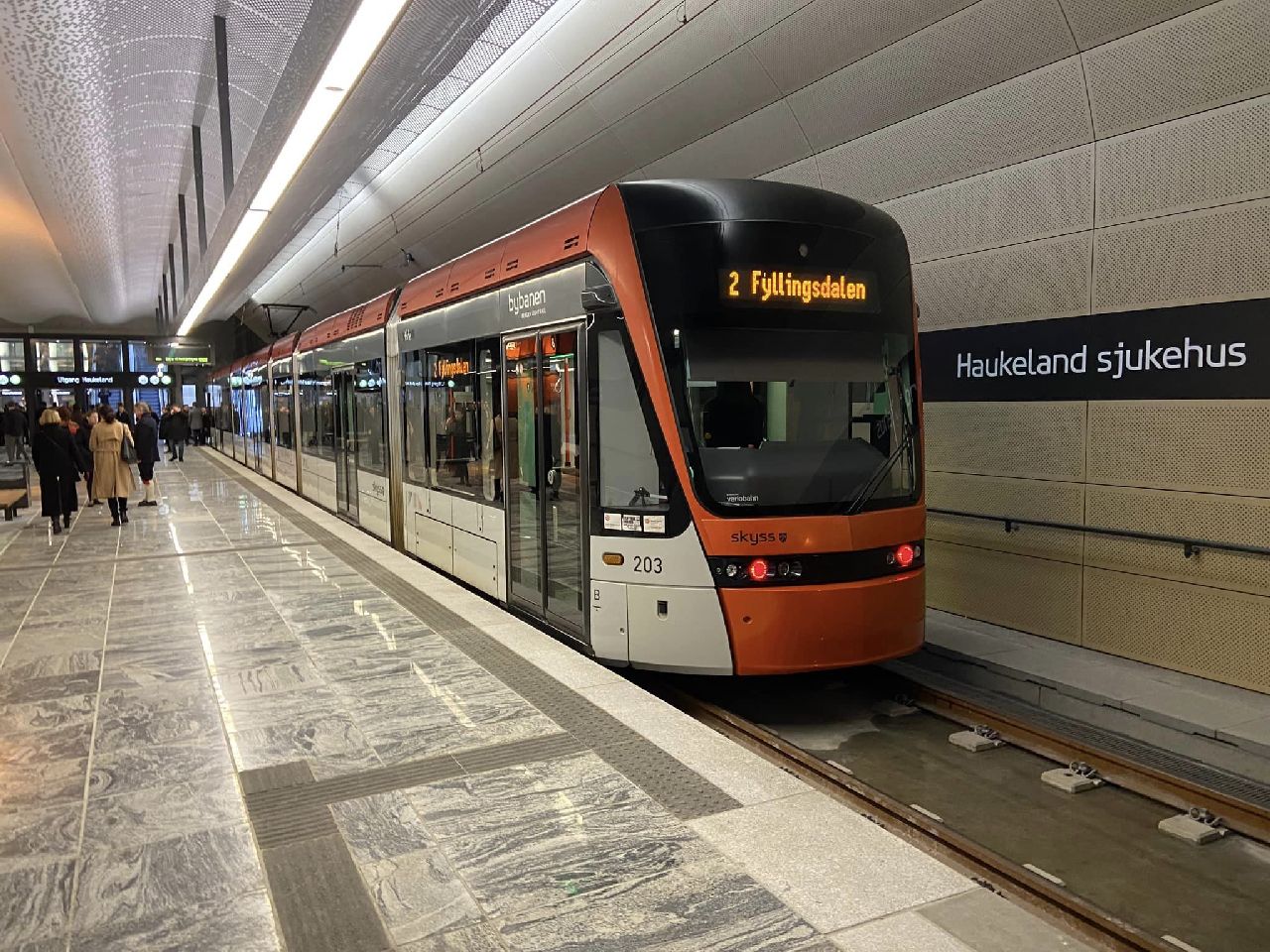Podzemní stanice na nové tramvajové trati v Bergenu. Foto: Bergen Bybanen.