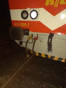 Náraz vlaku do kamenů na trati na Moldavu. Foto: Railway Capital