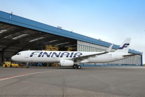 Letoun Finnairu u hangáru F. Pramen: CZAT