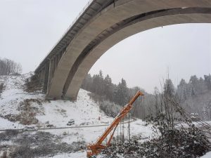 Most Šmejkalka dostal provizorní podepření (prosinec 2022). Pramen: ŘSD