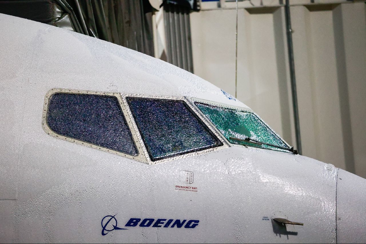 Boeing 737 pokrytý vrstvou ledovky. Foto: Alaska Airlines