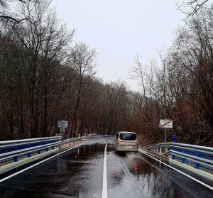 Silnice II/101 v Břežanském údolí. Foto: KSÚS