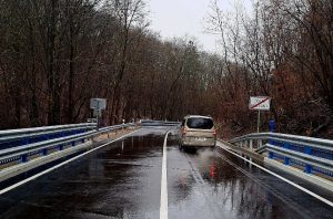 Silnice II/101 v Břežanském údolí. Foto: KSÚS