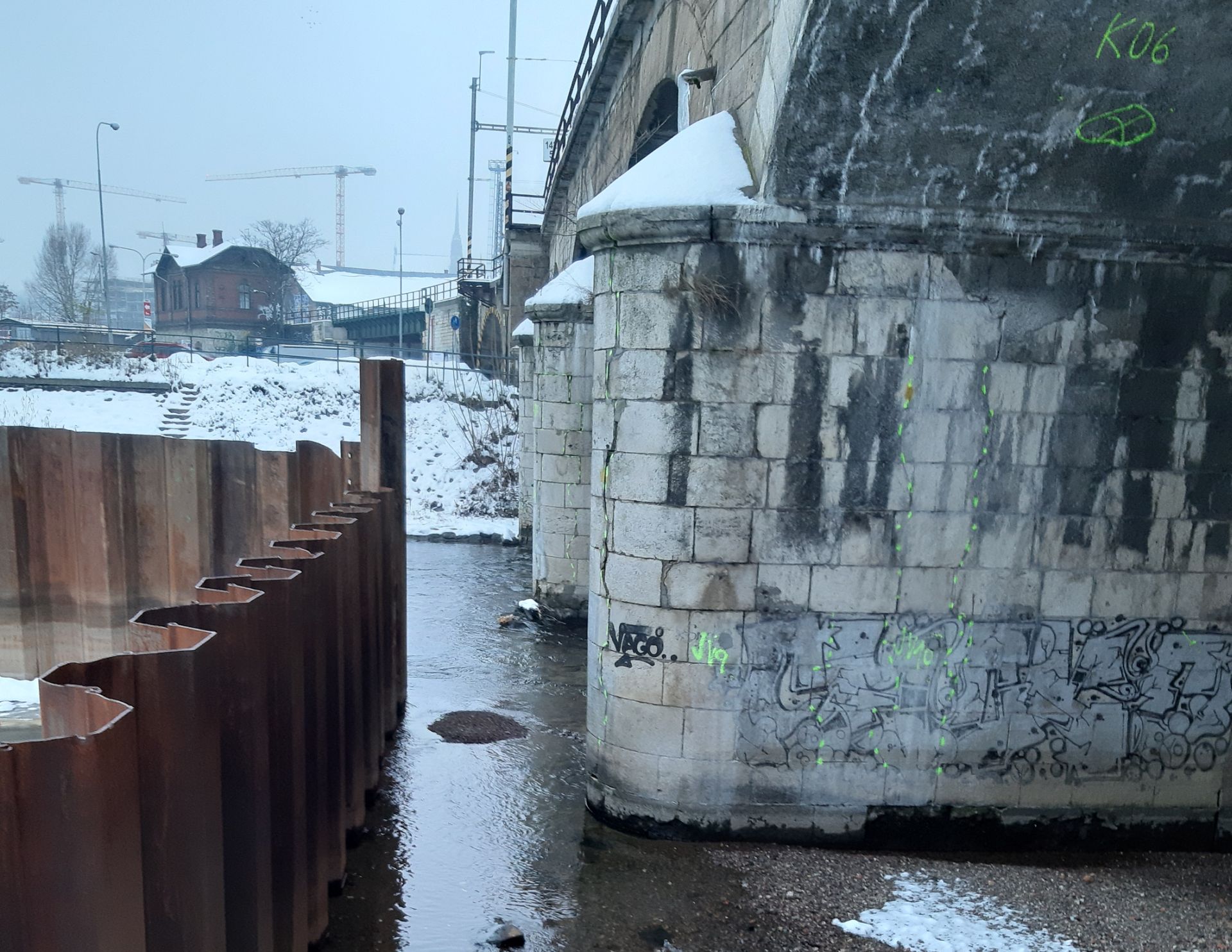 Poškozený most v Brně. Pramen: Správa železnic