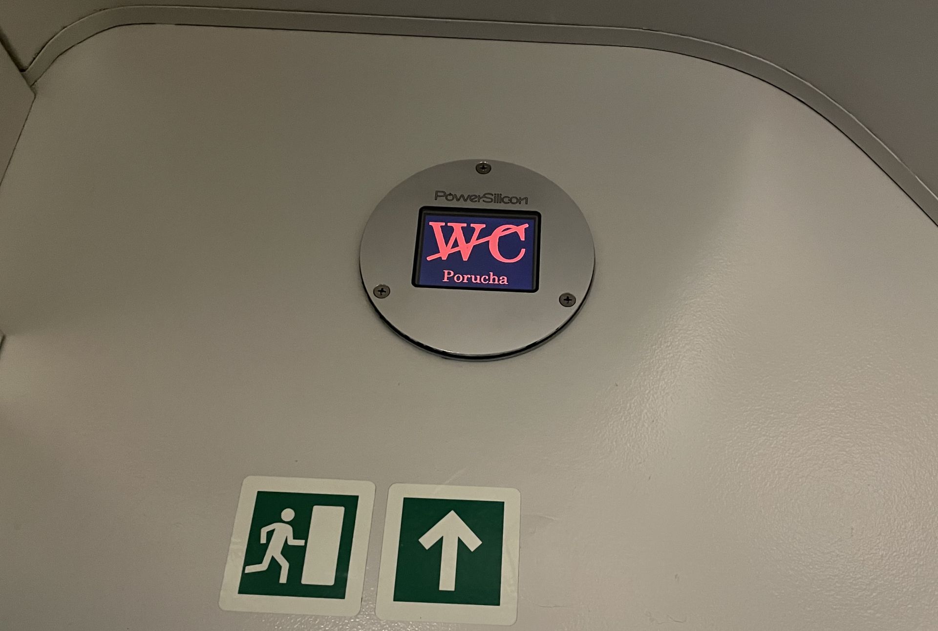 WC porucha. Jižní expres. Autor: Zdopravy.cz/Jan Šindelář