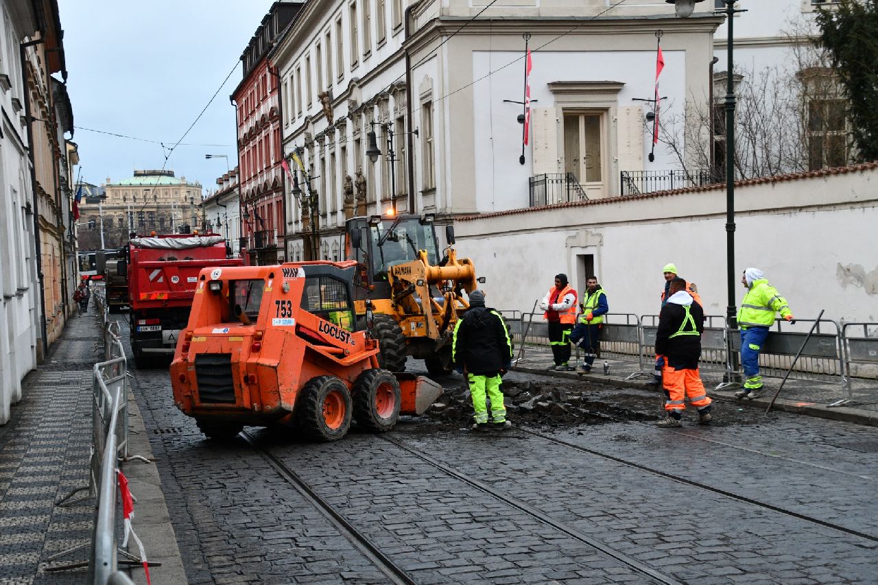 Oprava tramvajové trati v Letenské ulici. Foto: DPP