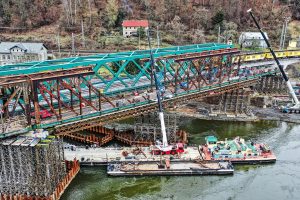 Nový most přes Labe v Děčíně a demontáž starého. Foto: Správa železnic