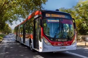 Autobus B8R pro Red Metropolitana de Movilidad. Foto: Volvo Buses