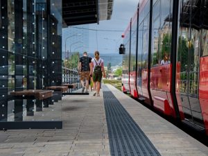 Tramvajová zastávka v Bratislavě. Zdroj: Facebook. com - Dopravný podnik Bratislava