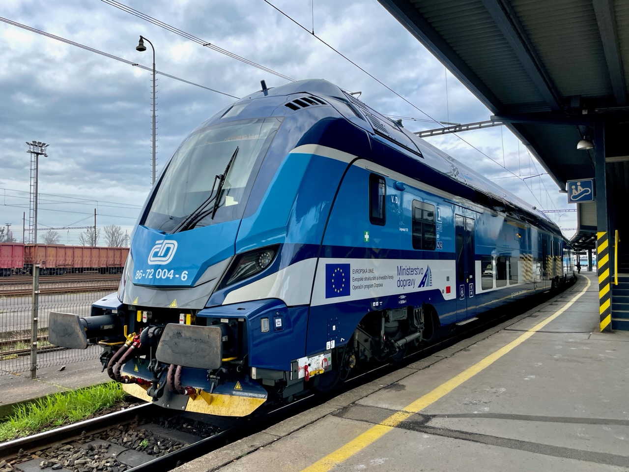 Souprava push-pull dopravce České dráhy (ČD) ve stanici Ostrava hlavní nádraží. Foto: Zdopravy.cz / Vojtěch Očadlý