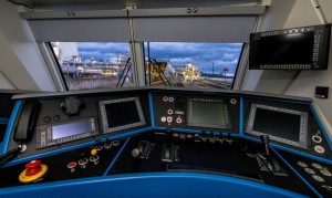 Nová lokomotiva Siemens Vectron společnosti Orlen Unipetrol Doprava, stanoviště strojvedoucího. Pramen: Orlen Unipetrol