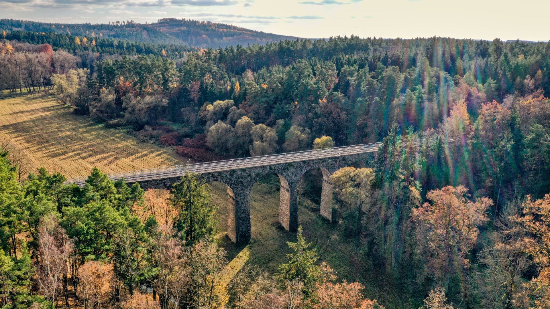 Sepekovský viadukt na trati Tábor - Písek. Pramen: Správa železnic