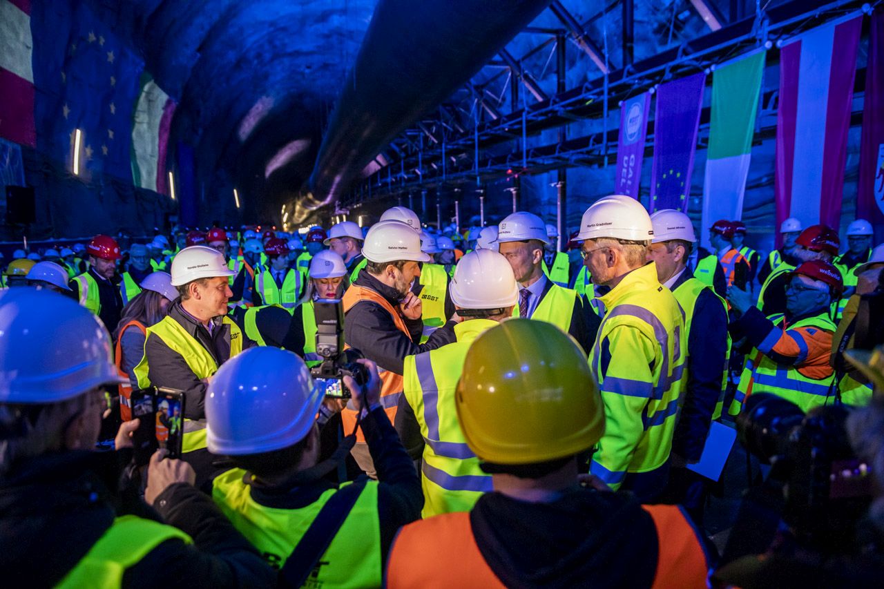 Slavnostní dokončení ražby tunelovacím strojem Virginia. Foto: BBT