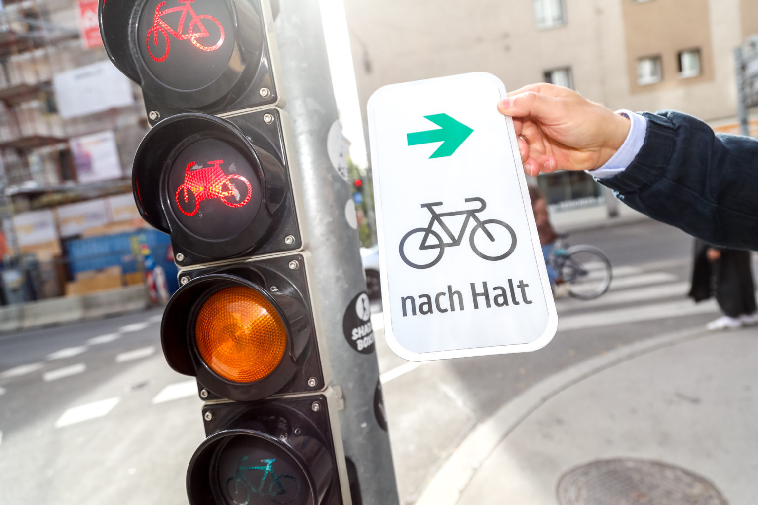 Nová značka umožňuje cyklistům odbočení vpravo i na červenou. Foto: PID/Christian Fürthner