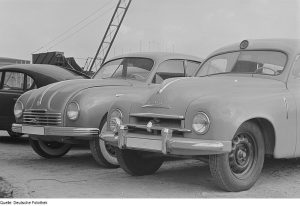 Automobily z 50. let. Pramen: Wikipedia/Deutsche Fotothek‎