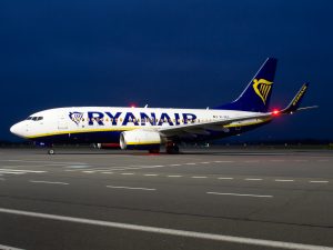 Boeing 737-700 letecké společnosti Ryanair s registrací EI-SEV. Foto: Martin Bernict