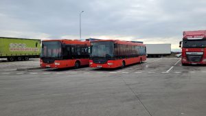 Autobusy SOR NB 12, které věnovala Arriva dopravnímu podniku v ukrajinském Dnipru. Foto: Arriva