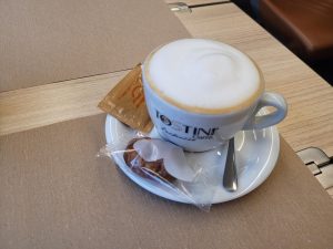 Káva v jídelním voze Košice - Poprad. Foto: Aleš Petrovský