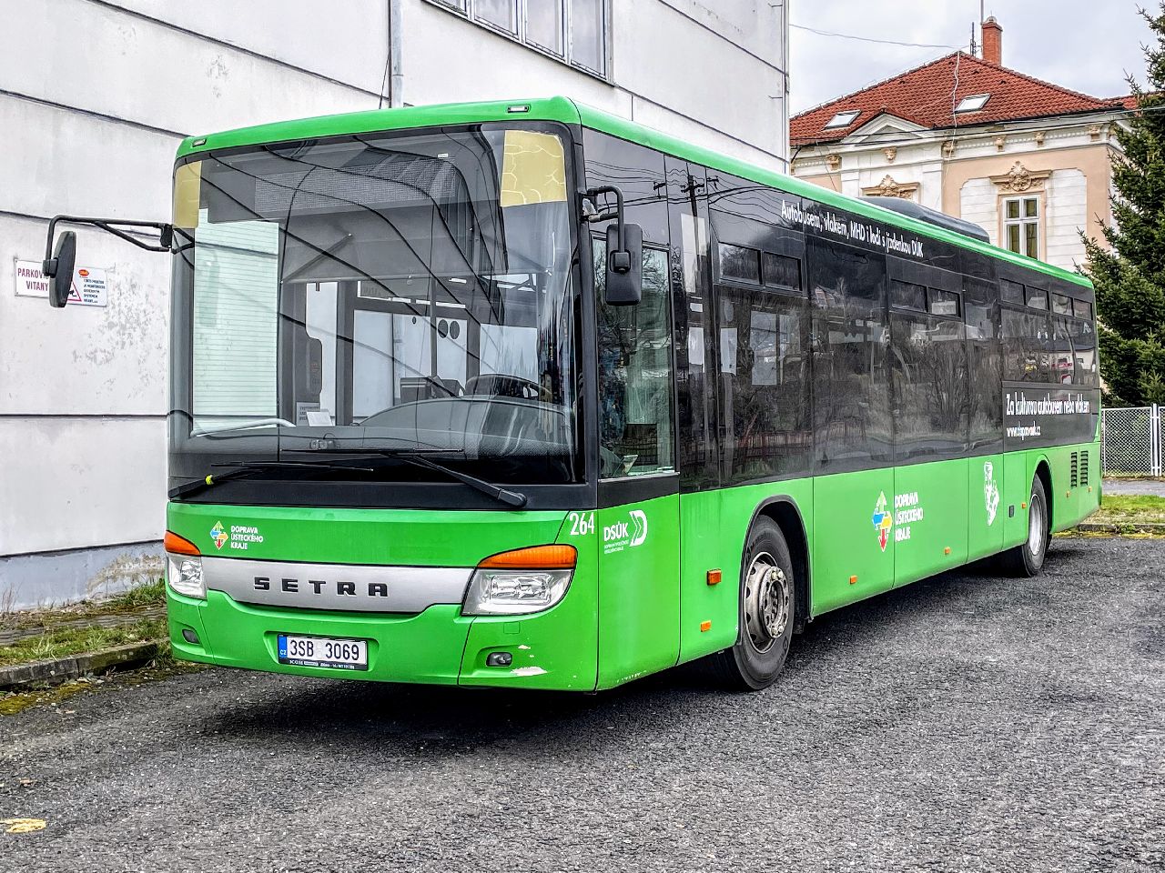 Autobus Setra v barvách Dopravy Ústeckého kraje. Foto: Jan Sůra / Zdopravy.cz