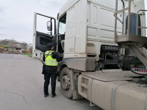 Kontrola nákladních aut ve Statenicích. Foto: Krajská správa a údržba silnic Středočeského kraje