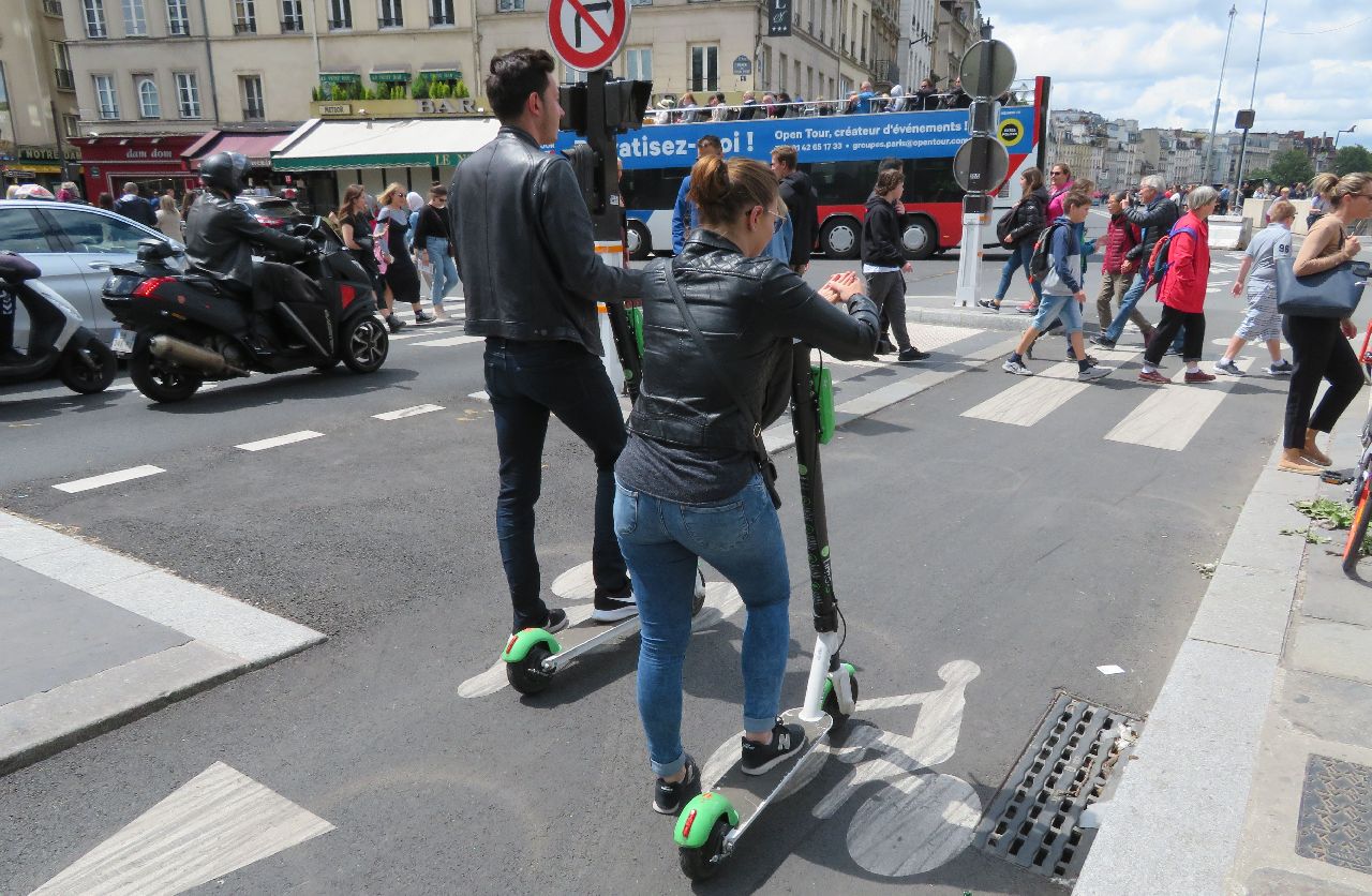 Elektrické koloběžky v Paříži. Foto: Philip.Denotto / Flickr.com