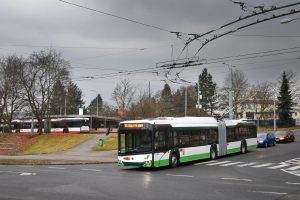 Trolejbus linky 16 vyjíždí z Doubravky. Foto: Koridor16.cz