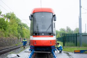 Dodávka poslední tramvaje ForCity Smart 45T z objednávky pěti kusů pro Brno. Foto: Škoda Group