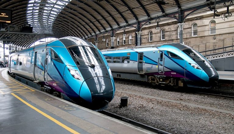 Jednotky řady 802 dopravce TransPennine Express v Newcastlu. Foto: TransPennine Express