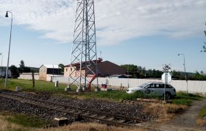 Stavba 5G vysílače na trati Kopidlno - Dolní Bousov. Pramen: AŽD Praha