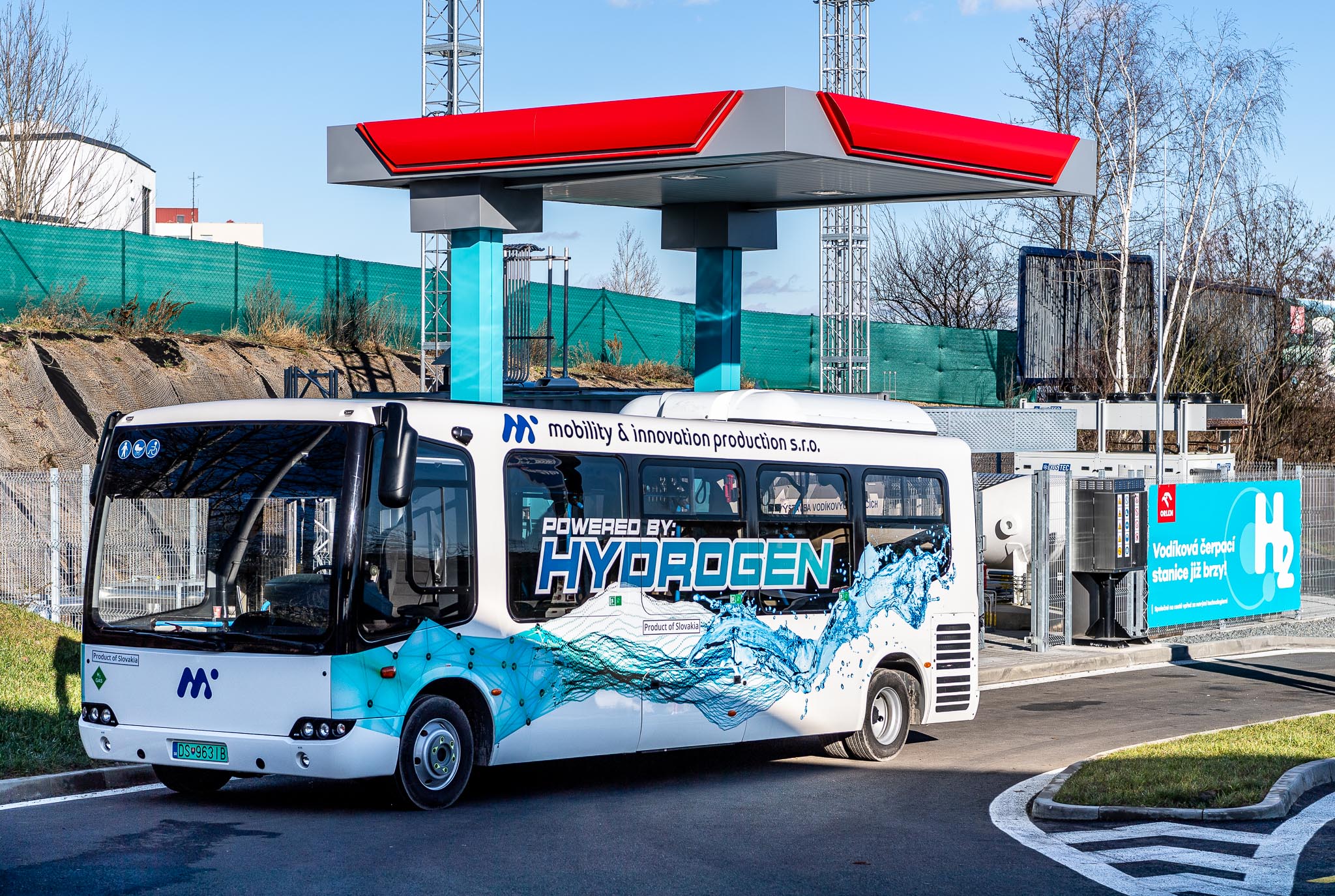 Plnění vodíkového autobusu na čerpací stanici na Barrandově, Foto: Orlen Unipetrol