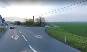 Křižovatka silnice II/497 a silnicemi III. třídy na Kněžpole a Mistřice. Foto. Google Street View