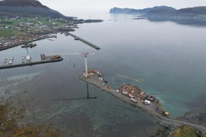 Stavba nového mostu mezi ostrovy mezi ostrovy Bergsøya a Nerlandsøya. Pramen: Metrostav Norge