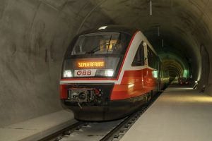 První osobní vlak v Koralmském tunelu. Foto: Chris Zenz/ ÖBB