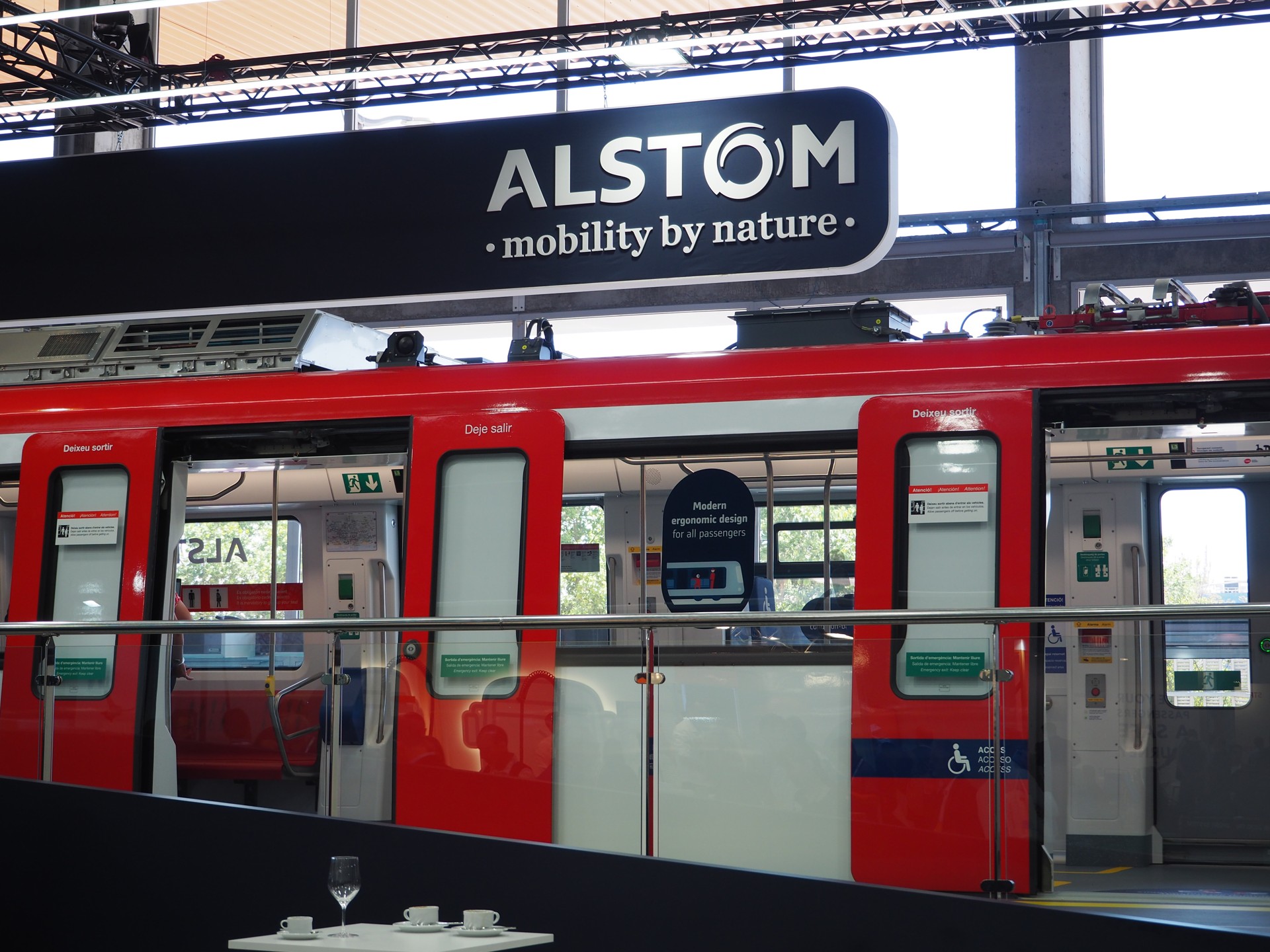 Stánek výrobce železničních vozidel Alstom na veletrhu UITP v Barceloně. Foto: Jan Nevyhoštěný, Zdopravy.cz