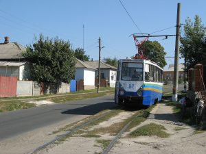 Tramvaj v ukrajinském Konotopu. Autor: MShaMSha, CC BY-SA 4.0, via Wikimedia Commons