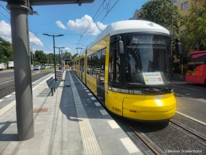 Tramvaj na nové trati v Moabitu. Foto: Berliner Strassenbahn