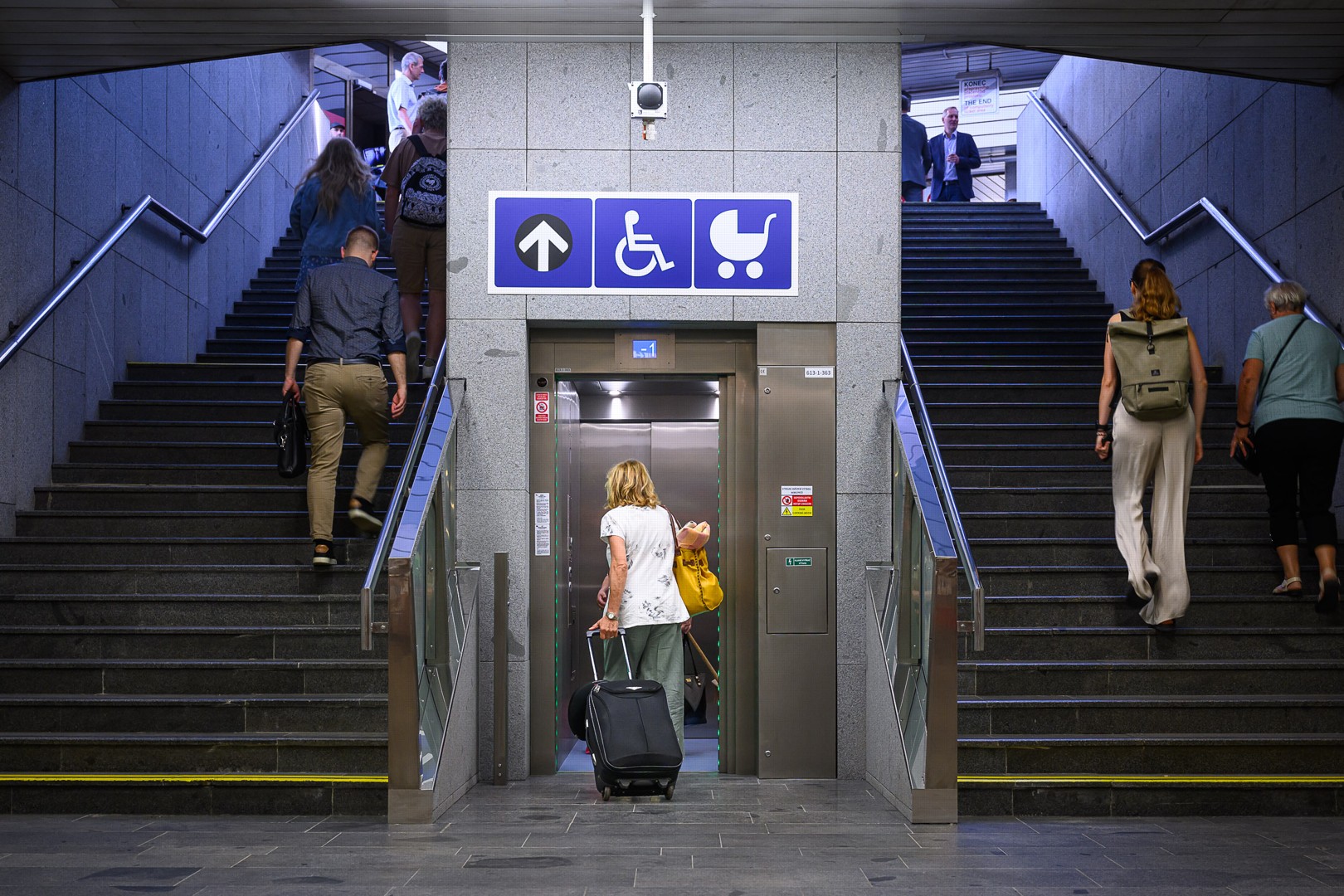 Praha hlásí už 46 bezbariérových stanic metra. Výtah mezi ně zařadil i ...