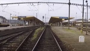 Záběr z vlaku při příjezdu do stanice Praha-Smíchov. Foto: pohledzvlaku.cz
