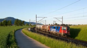 Nákladní vlak SBB Cargo s lokomotivou Re 420. Foto: SBB